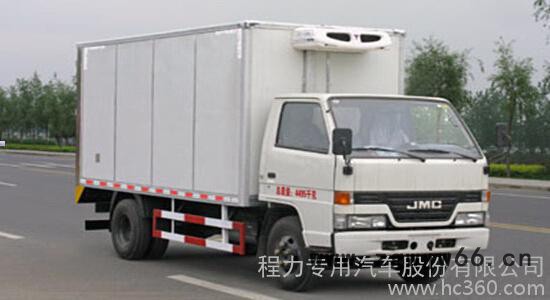 程力威_江鈴順達_江鈴冷藏車_程力冷藏，內外壁板選用國內**的機制2.2mm玻璃鋼；中間保溫材料選用厚進口聚氨酯